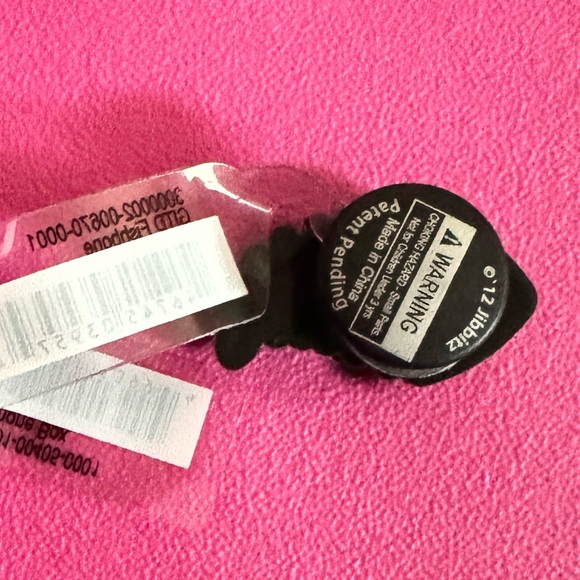 GITD Fishbone Croc Charm Jibbitz (1) - Picture 2 of 2